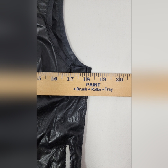 NWT VINTAGE Nike Women's Full Zip Running Vest W/ Pockets Medium (8-10) Black - Picture 12 of 16